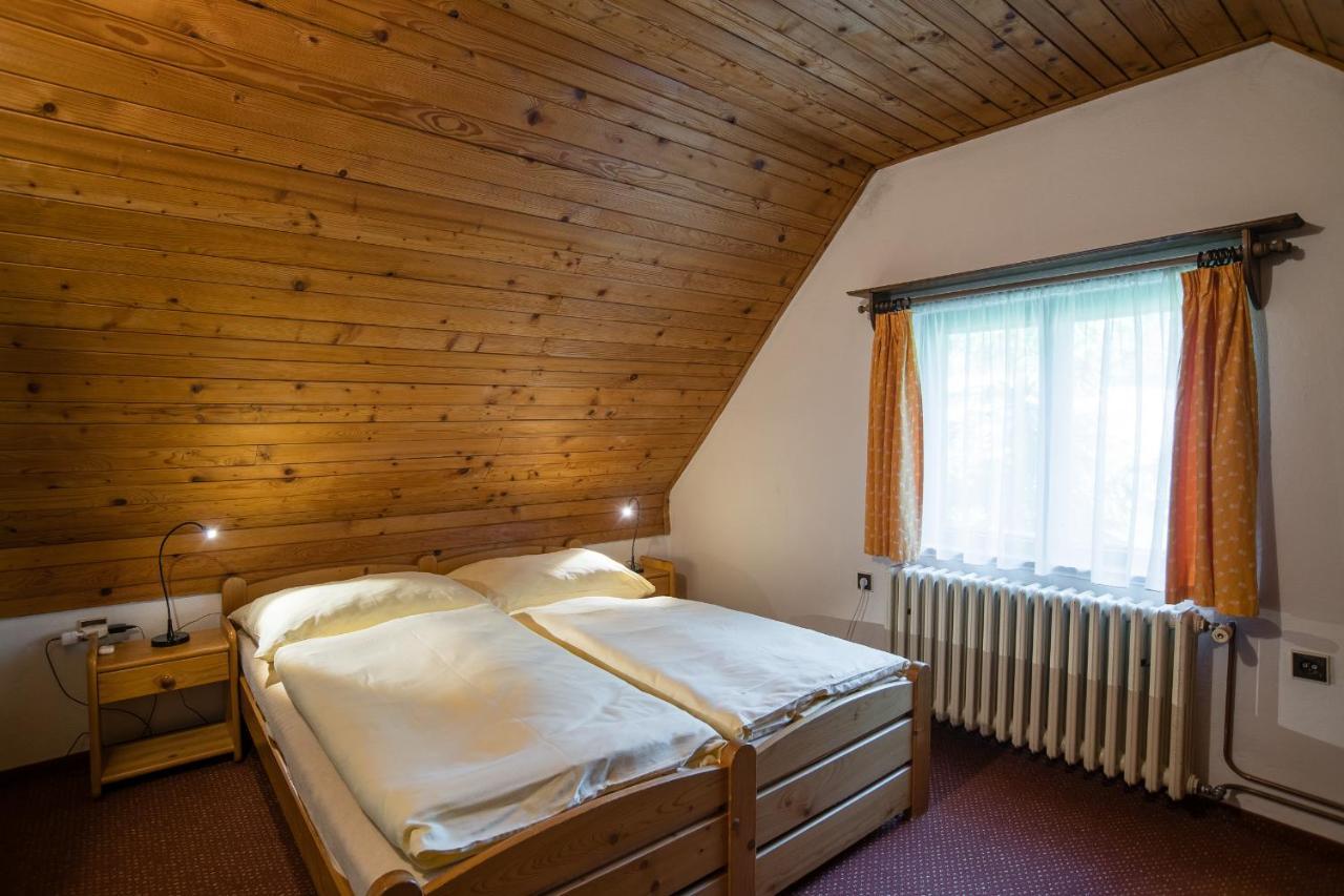 Chalupa Herman Rudník Buitenkant foto